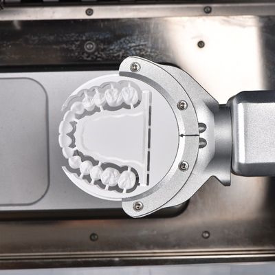comprare 1600 giri al minuto 5 assi macchina di fresatura dentale rotazione angolo dell'asse A:± 360° B:+30°~-120° online manufacture